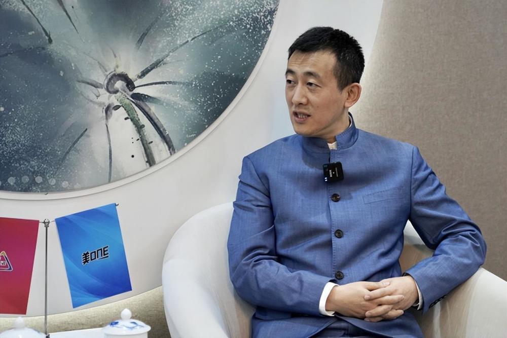 李佳琦背后的男人，已成为MCN行业首富