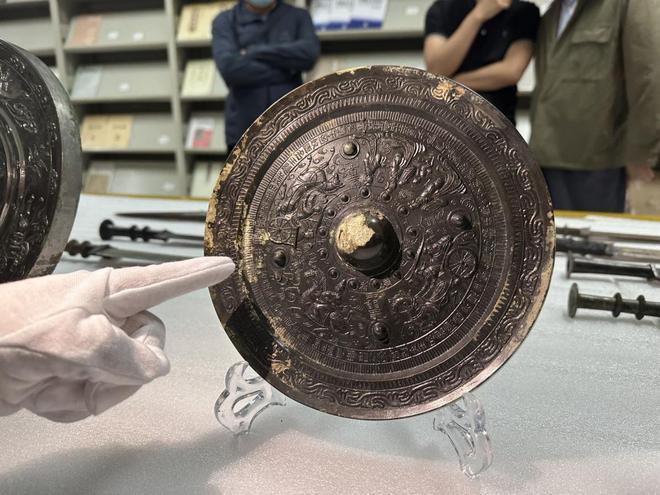 洛阳“10·21”特大倒卖文物案成功告破 “昭君出塞”铜镜牵出5000余件文物!
