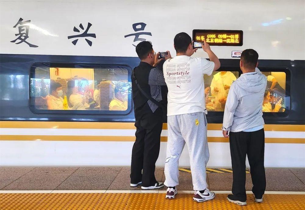 G985出发!网友:下一站是哪所大学?