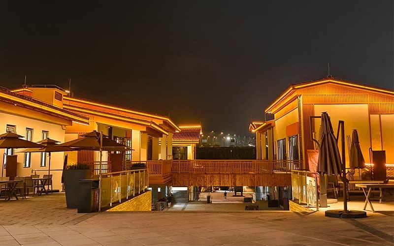 酒街夜景