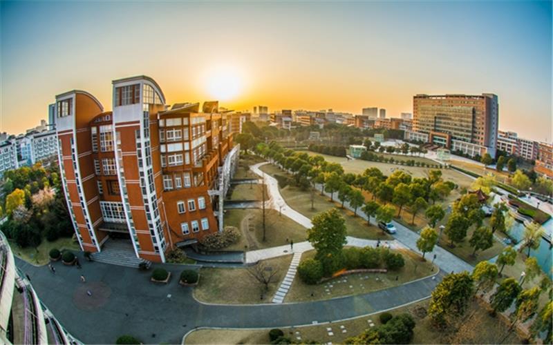 鸟瞰校园