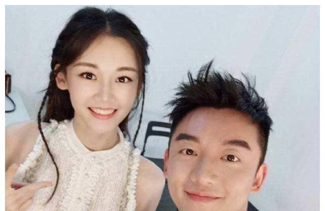 知情人曝苗苗诞下三胎，是剖腹产已经出院，老公郑恺全程低调陪同