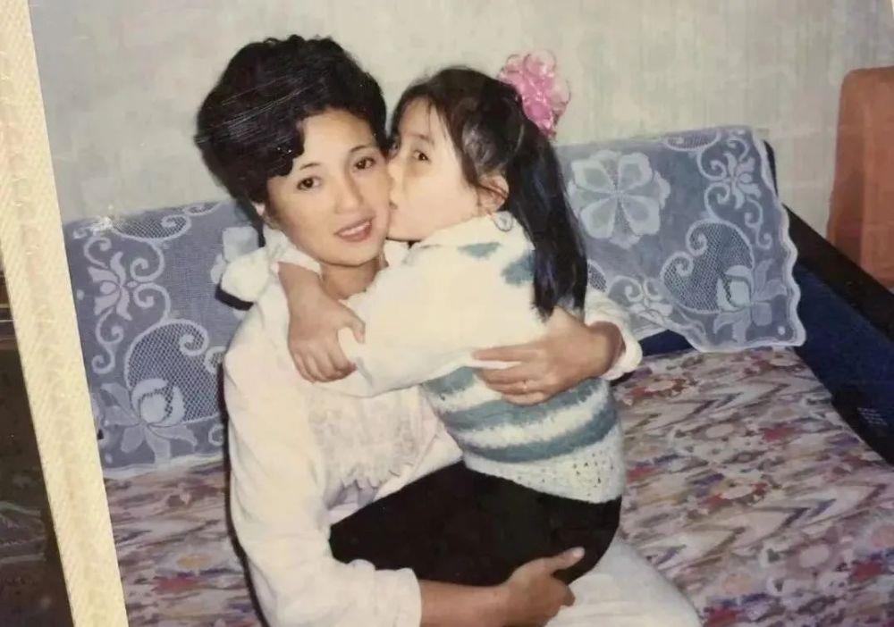 36岁不婚不育，她裸辞回家做“全职女儿”：父母睡觉了我工作才算结束