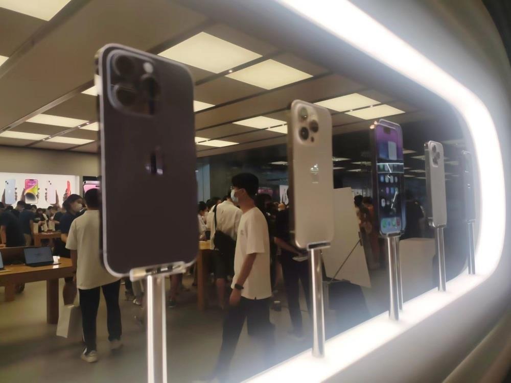 iPhone 15已在试产！富士康8000元奖金扩大招工，求职者却还不想进厂
