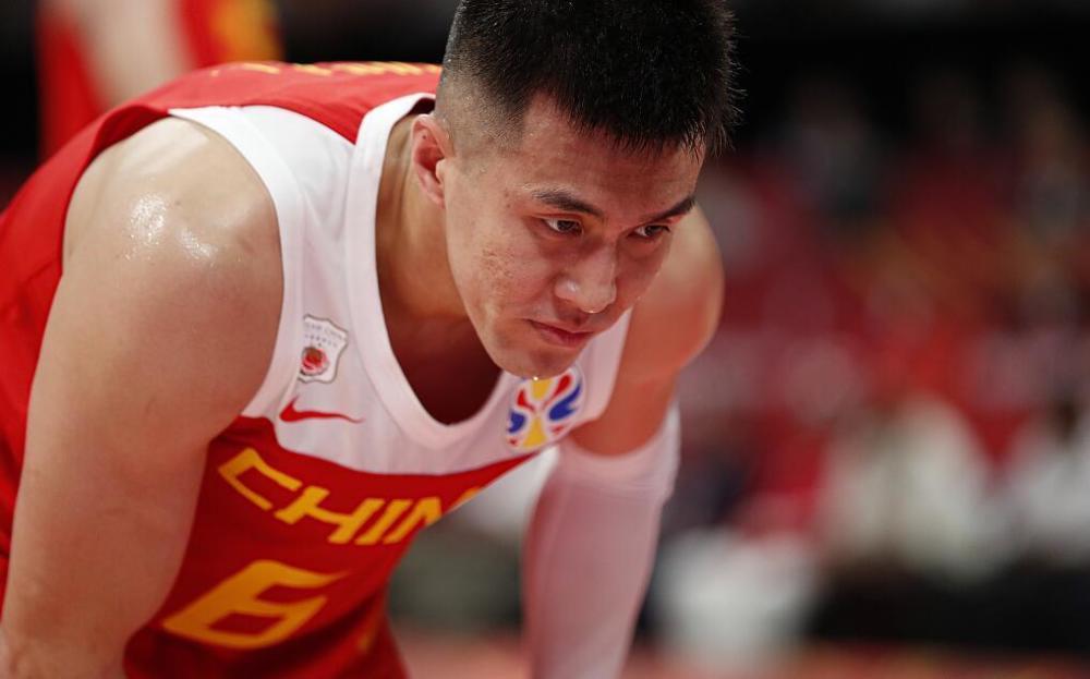 中国男篮18人集训名单曝光:周琦赵继伟领衔 郭艾伦落选