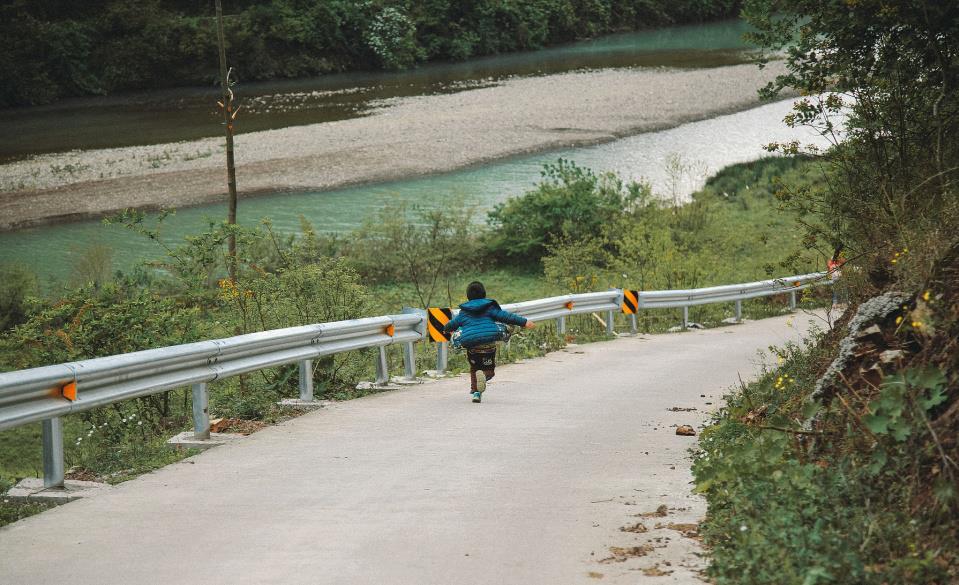 农村娃考上北大，学校政府奖励20万，他借此帮家里在县城买套房