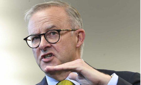 去年的他：不见中国大使 今年的他：互利合作造福两国