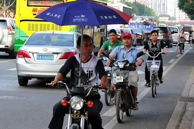 这座一线城市，要限电动自行车