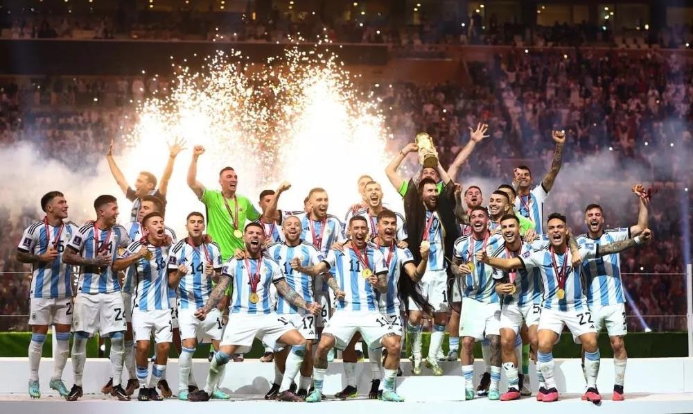 阿根廷vs澳大利亚首发：梅西领衔最强阵容！三冠王替补