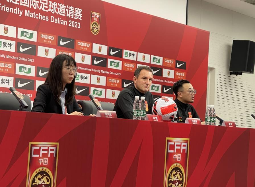 中国男足主帅：上半场表现一般，给了对手更多自信
