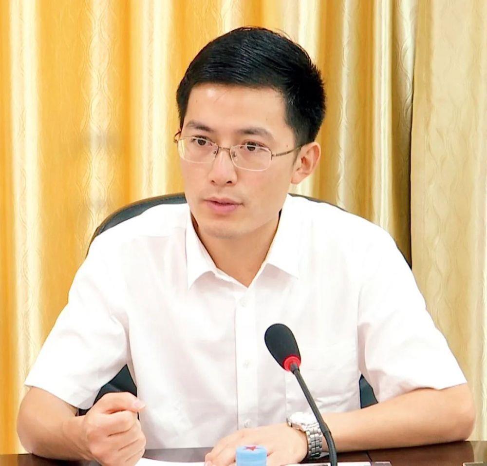 “85后”厅官陆续亮相：从名校生到厅级干部