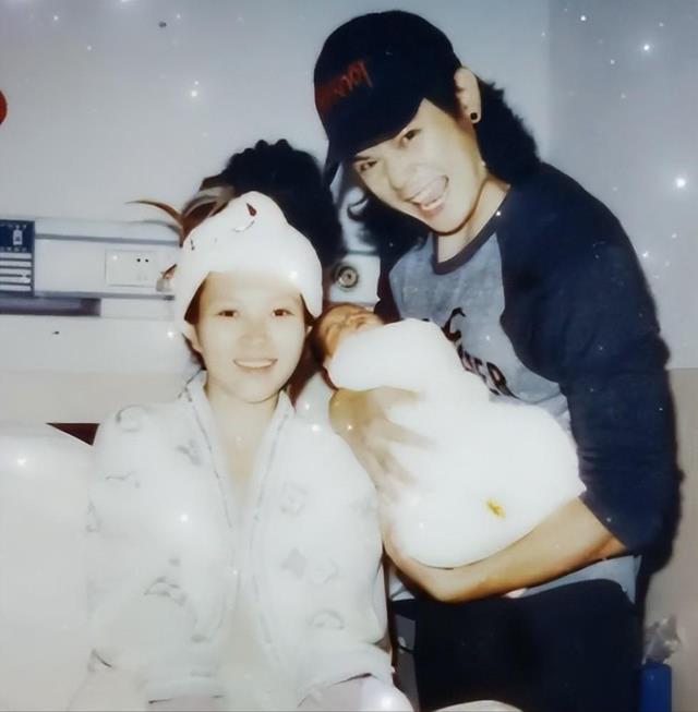 张恒远举办追悼会，毕夏崩溃大哭路都走不稳，被人搀扶着惹人心疼