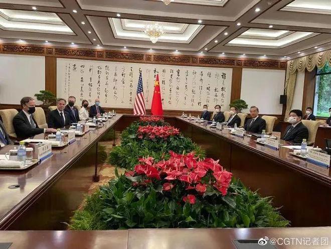 布林肯先后见到秦刚、王毅，可总结的这几组数字……