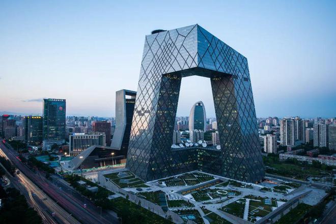 贾跃亭的车，又延期了！还要融资3亿美元，股价瞬间跌超1/3！那位花220万买车的老哥还好吗？