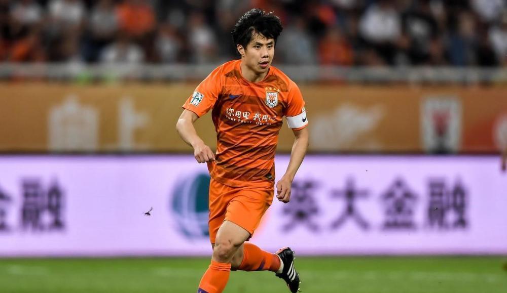 恭喜!中国男足36岁传奇即将复出,否认退役传闻,有望创新纪录