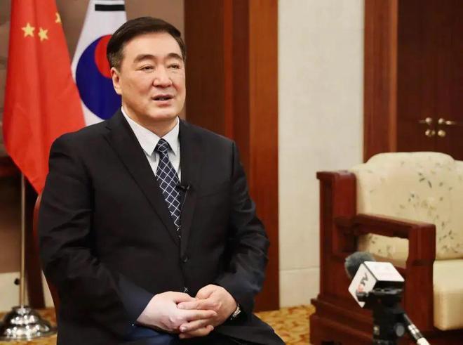 尹锡悦“步伐沉重”访法越，韩媒：他扛着双重课题踏上出访