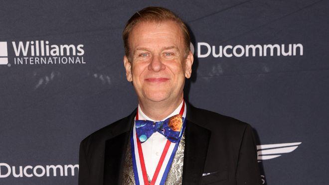 亿万富豪，消失于水下3800米