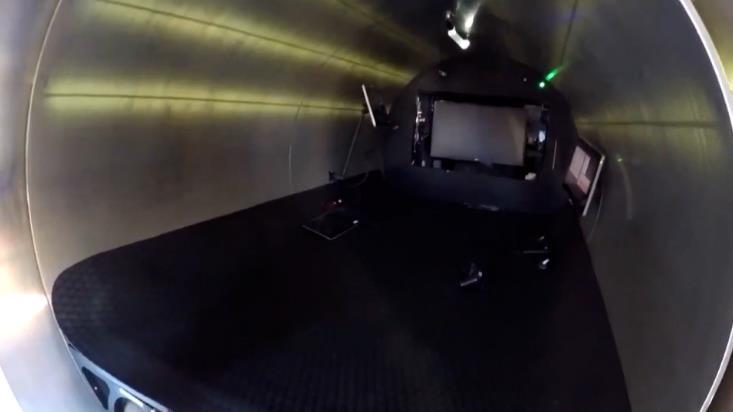 亿万富豪，消失于水下3800米