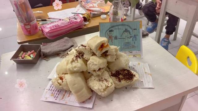 封面深镜|悬崖村小学撤并:一个老师的257条视频记忆