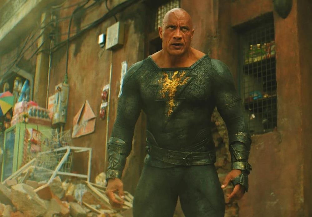 《闪电侠》全球票房崩盘，十年扎导DC宇宙终告散场