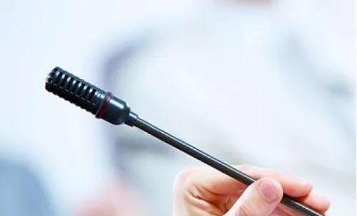 美国深潜器遇难者之妻为“泰坦尼克”号遇难者后代