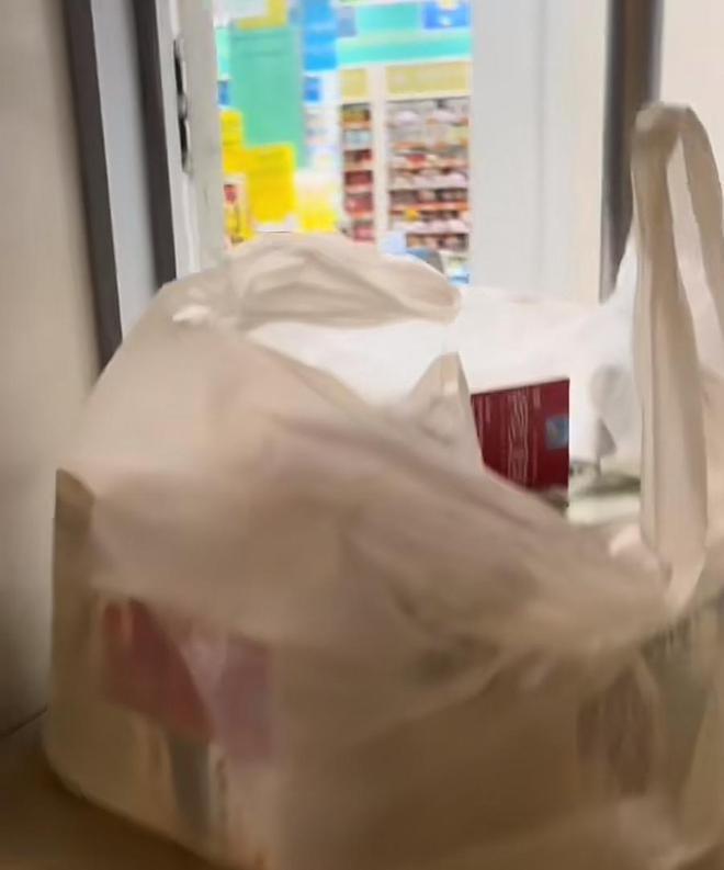 上海一药店给感冒女孩开出800多元药？养和堂否认：还在了解中