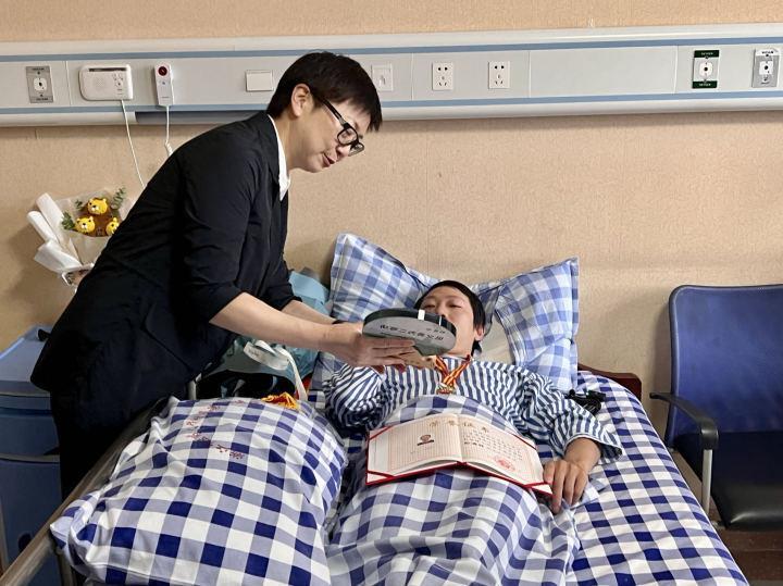 彭清林，记二等功！