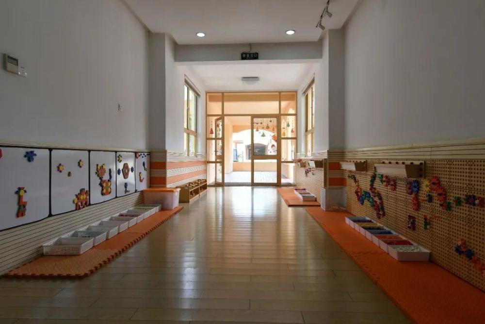 今年夏天，幼儿园抢不着娃了