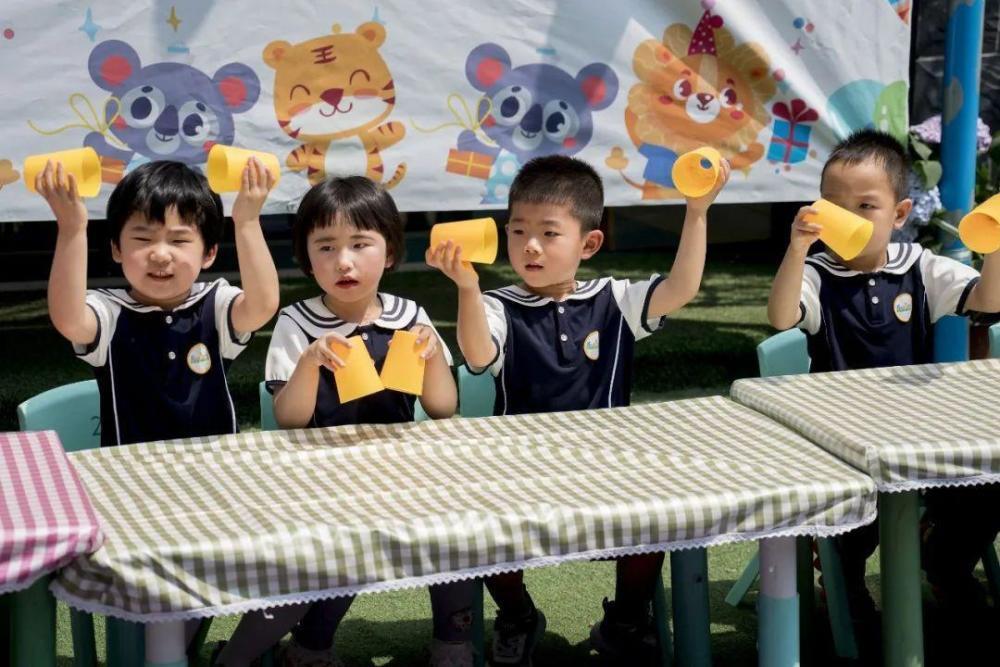 今年夏天，幼儿园抢不着娃了
