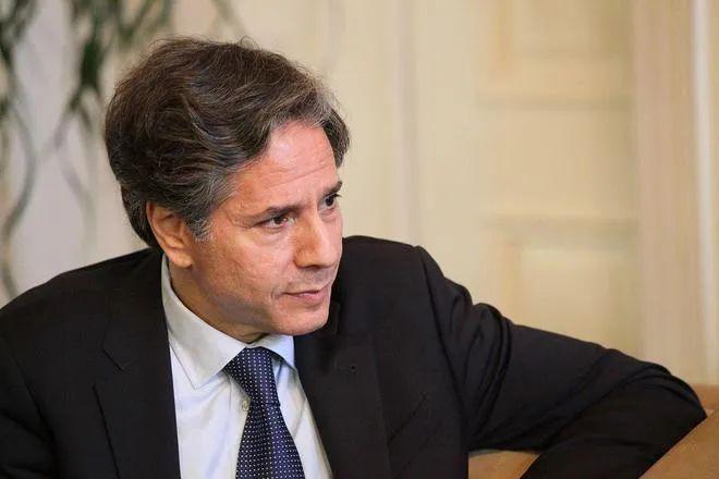 华春莹连发推,点破了布林肯与美国司法部的“双簧”