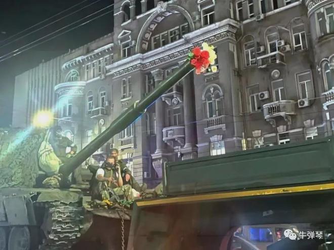 更诡异的一幕发生了,美国现在都有点懵