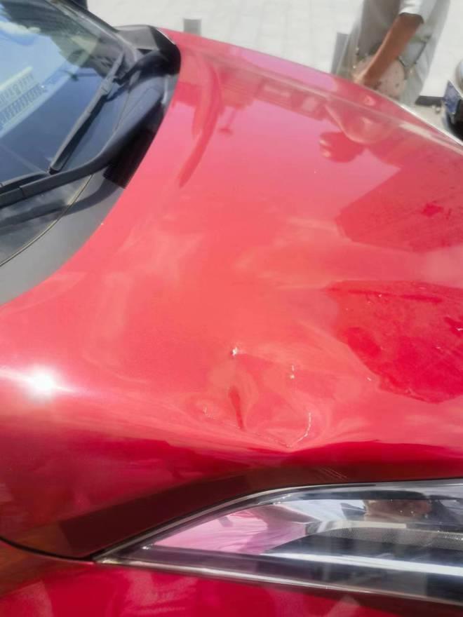 晨意帮忙丨长沙老太开车时遭遇“大理石雨”,吓得吃不下饭!物业回应