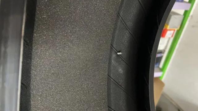 “被扎4次了!”20多位业主频繁遭遇“钉子刺客”,谁干的