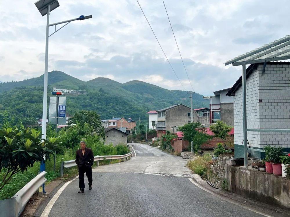 山西一铁矿大量瞒报矿工死亡：15年间至少瞒报17人 其中仅一年就有7人