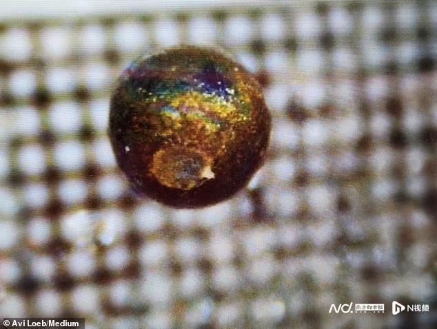 哈佛物理学家从太平洋底打捞起流星碎片，称或是外星飞船残骸