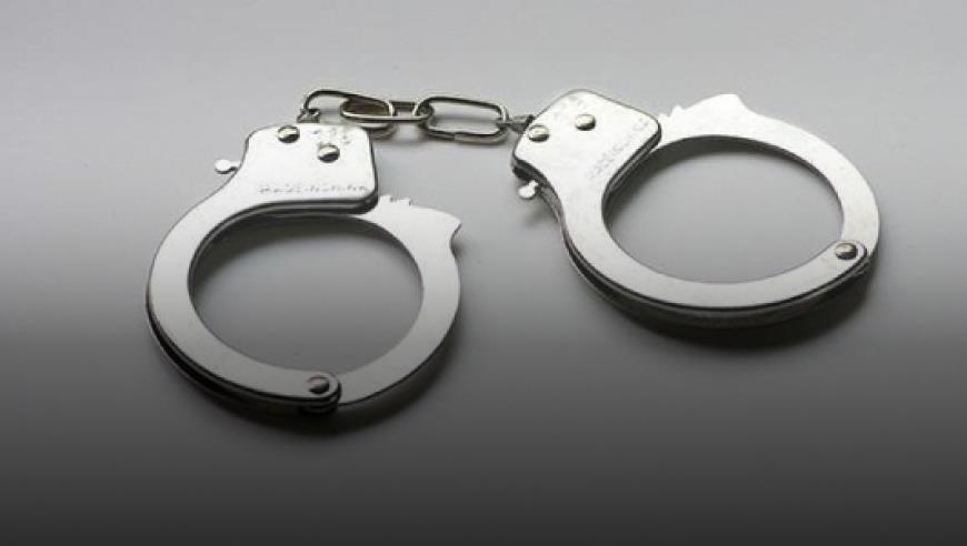 广州番禺警方通报“一男子在女厕门口偷拍”：已将该男子抓获