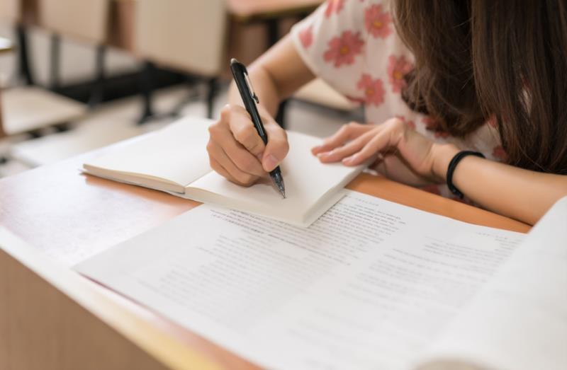 材料科学与工程专业读几年？