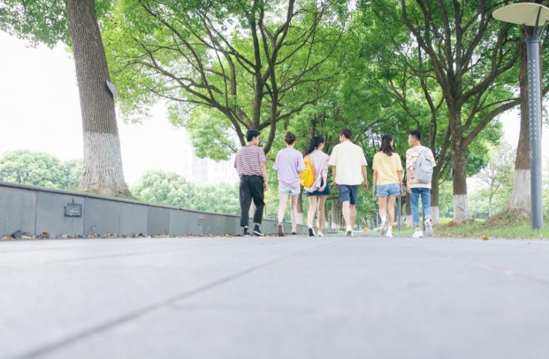 民航安全技术管理专业读几年？