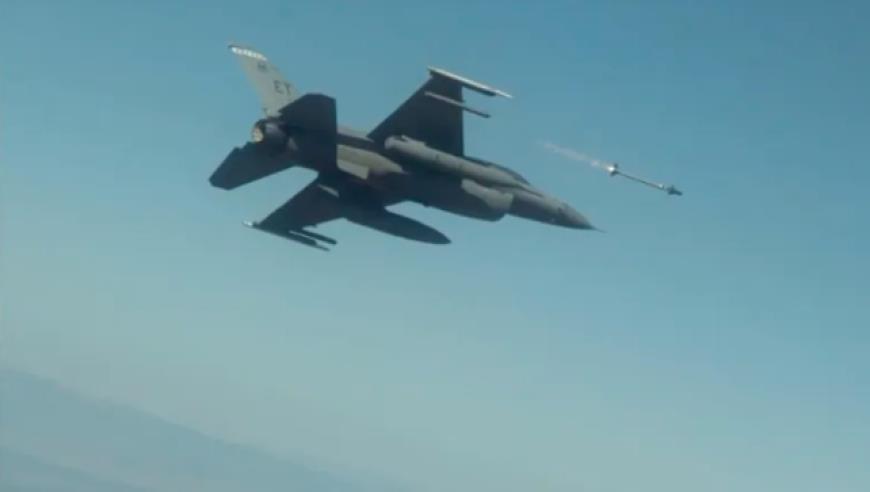 小学一老师体罚学生，义乌市教育局：已责令学校解除该教师聘用合同