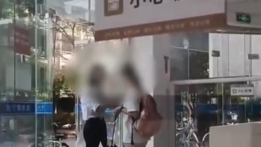 涉事男生回应“女生骂男生偷拍变态后称认错人了”：有交集但算不上认识 另有其他同学发声