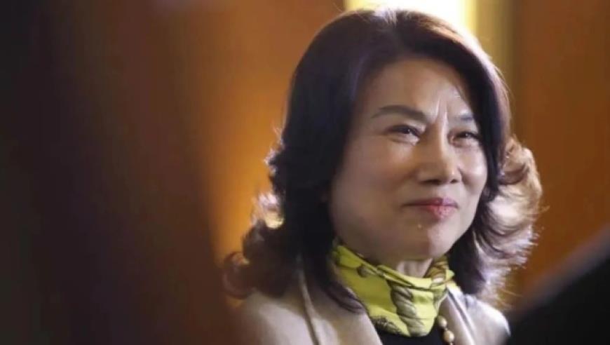 董明珠在直播间里挖呀挖呀挖