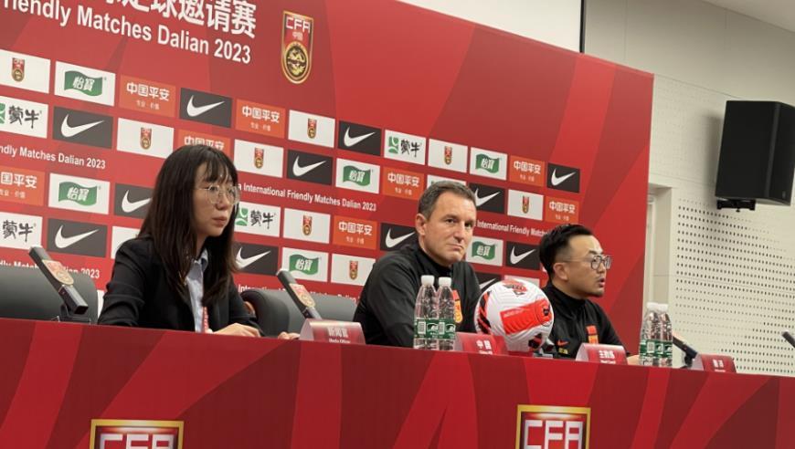 中国男足主帅：上半场表现一般，给了对手更多自信