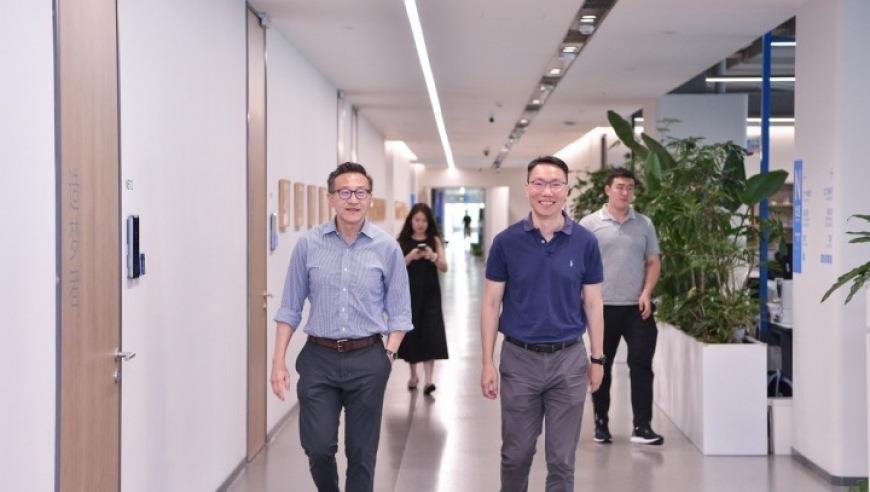 “不得不说，蔡老板太勤奋了”官宣第一天蔡崇信就在菜鸟上班了