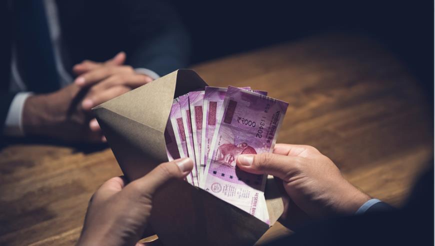 女子找工作政审发现自己被坐过牢，信息被嫌犯冒用，案底至今仍未删除