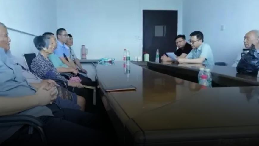 快讯！外媒：涉嫌种族歧视，巴黎圣日耳曼主帅加尔蒂埃被拘捕