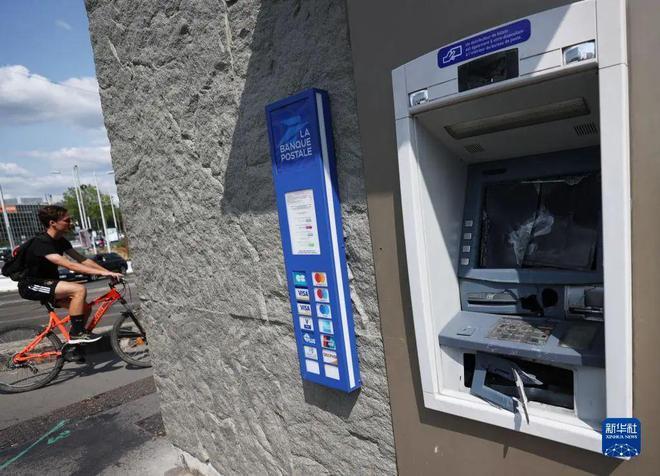 法国骚乱蔓延到邻国，比利时上百人被捕，瑞士掐断与法国公交！被捕骚乱者平均17岁，马克龙号召“父母管好孩子”