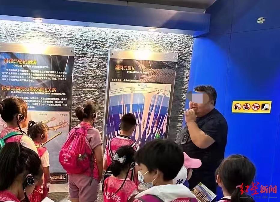 北京一导游热射病去世 同事：带的是研学团，感觉不舒服后坚持把学生带上大巴车