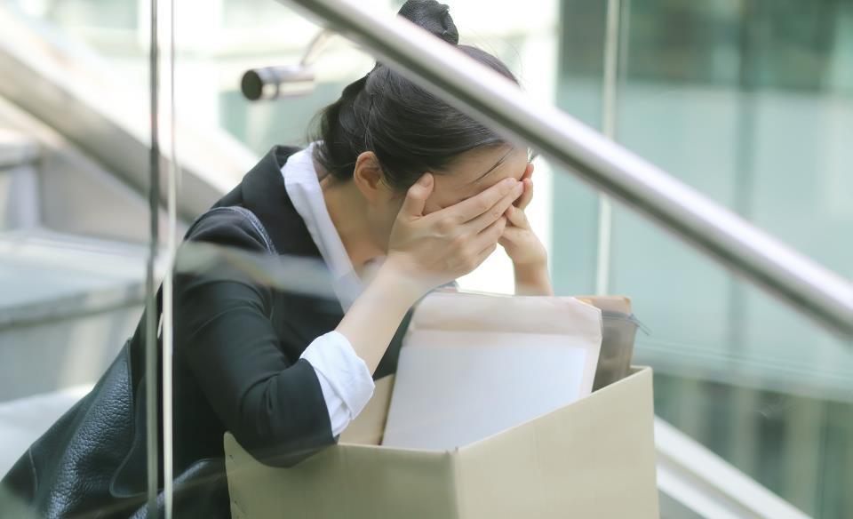 24岁不上班，她回家当“全职女儿”：每天给全家7口人做晚饭