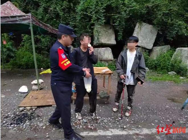 两男子登山途中遭同伴遗弃被困幸福山：获救时已产生幻觉,以为在家睡觉脱掉衣服