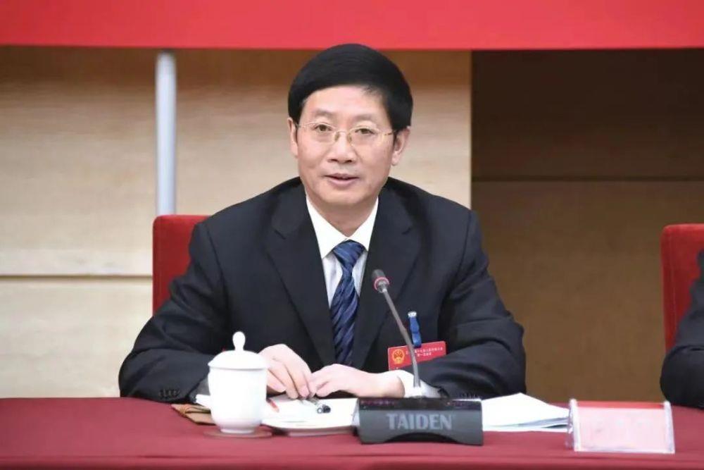 这个重要岗位今年已有五人履新，他是全国最年轻省委政法委书记